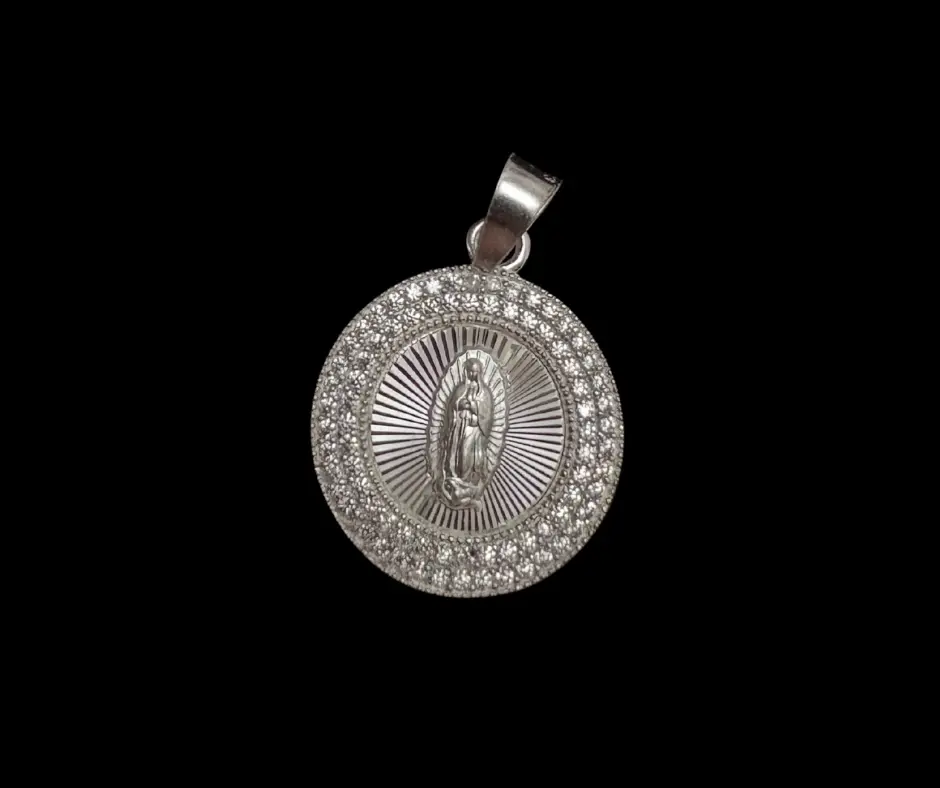 Virgen de Guadalupe_circunferencia doble con circonia incrustada_Diámetro 2.5 cm