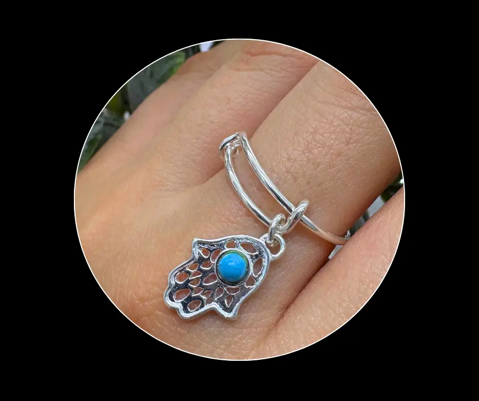 Anillo Mano de Fátima colgante