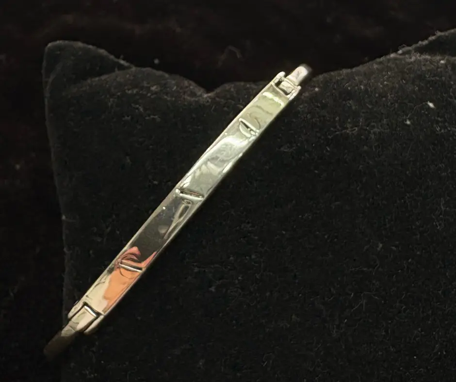 [BRA-331] Brazalete_ Placa con líneas