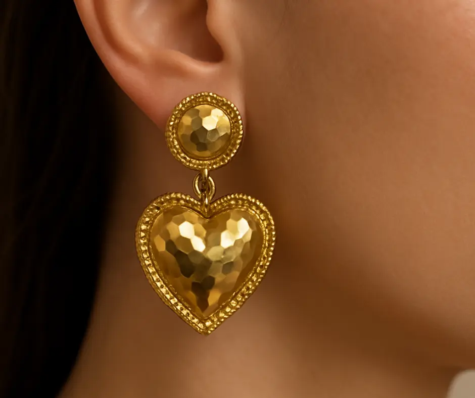 Aretes corazón martillado