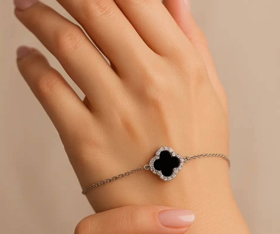 Pulsera circonia incrustada, flor trébol black (ajustable)