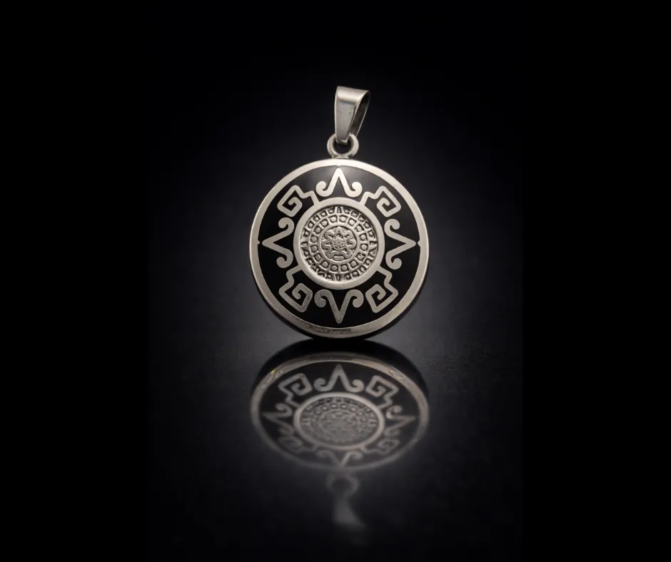 [CAL-528] Calendario Azteca_Ópalo Centro Negro (Diámetro 2.5 cm)