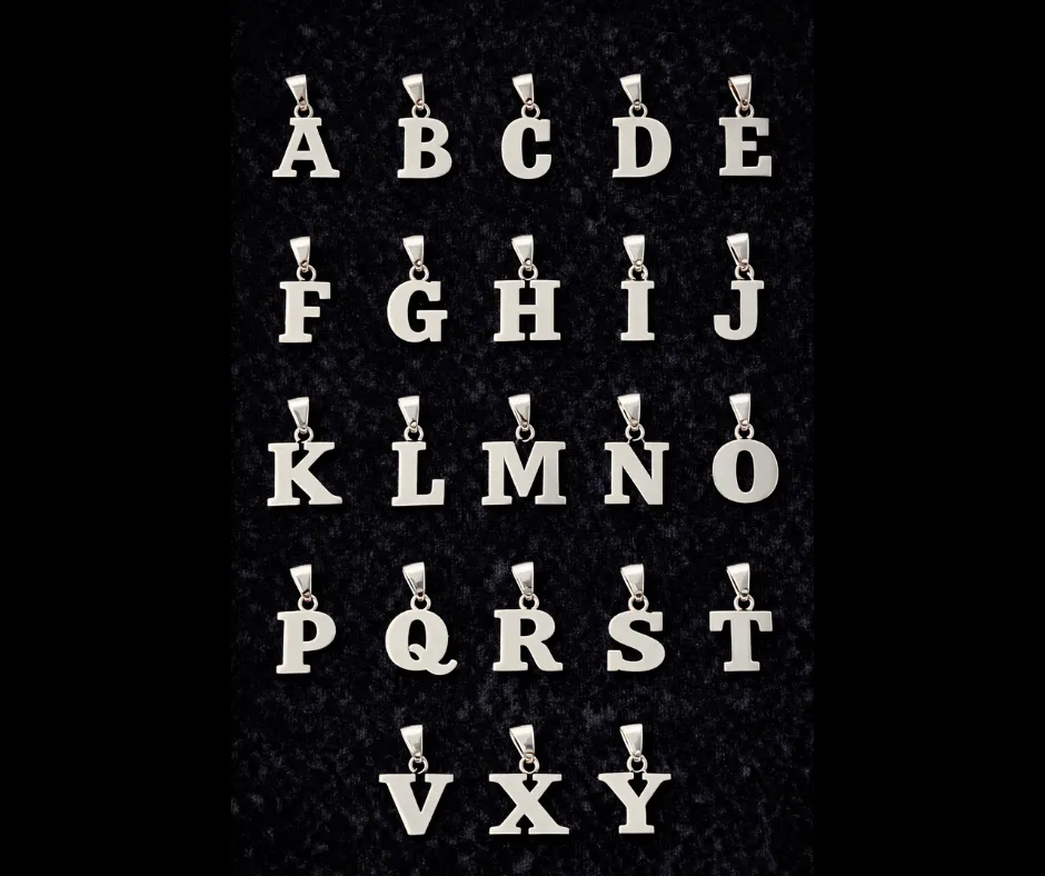 Inicial clásica lisa