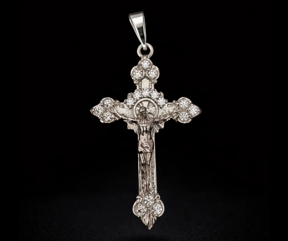 Cruz con cristo circonia incrustada 6.5 cm