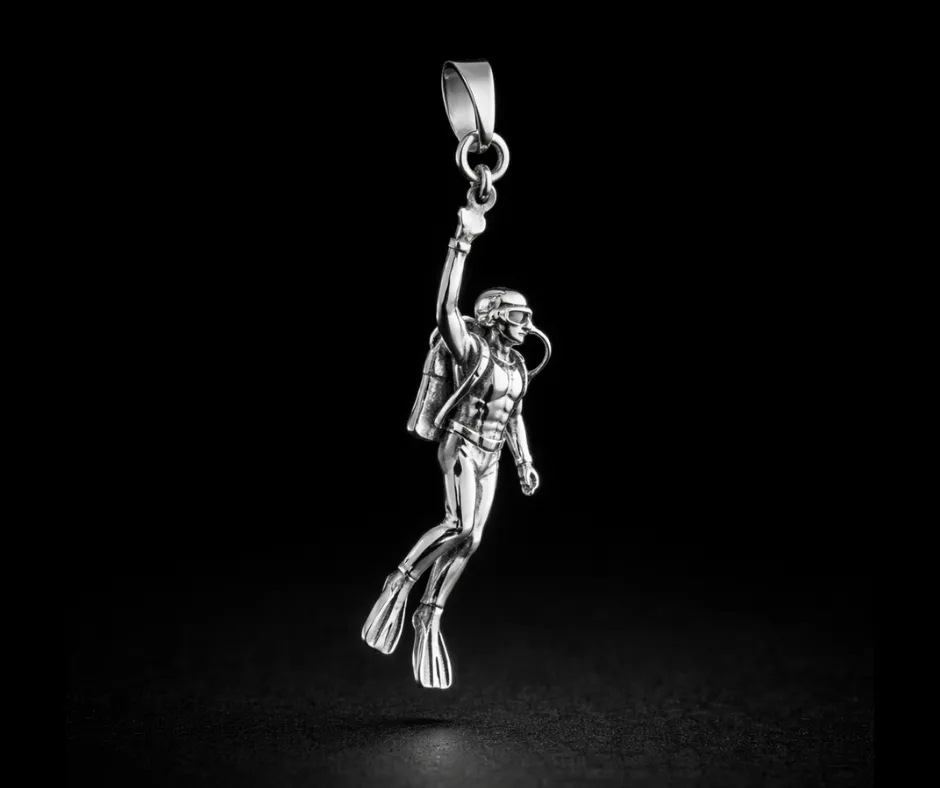 Dije Buzo con tanque 2 cm