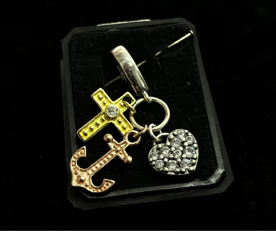 [CHA-544] Charm_Cruz,Corazón y Ancla