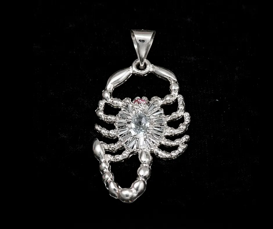 [DIJ-707] Dije Alacrán circonia incrustada ponzoñoso 5 cm