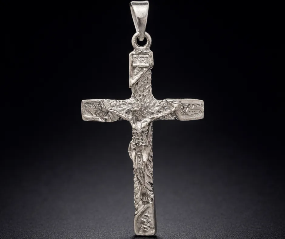 [CRU-650] Cruz cristo tronco textura 5.5 cm