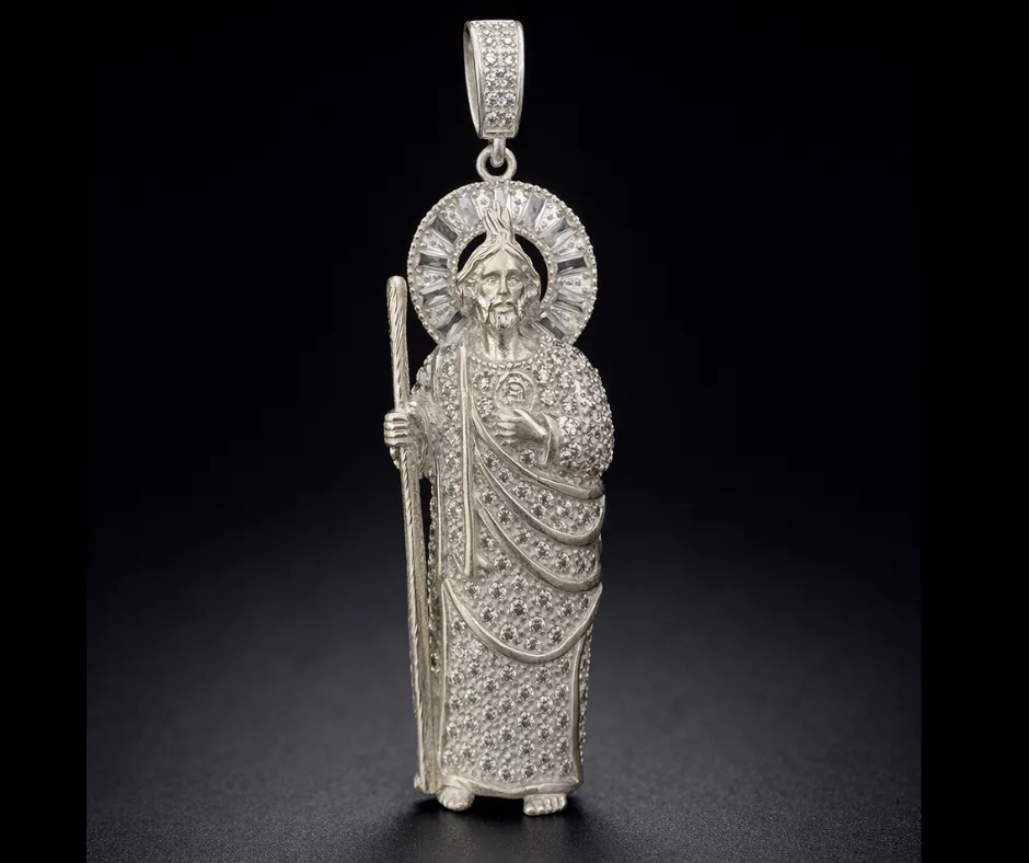 [DIJ-846] Dije circonia incrustada_ San Judas Tadeo manto blanco con circonias (Lleno de circonias)