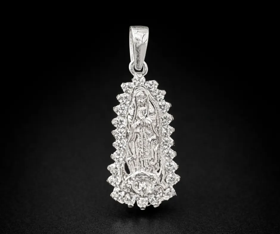 [DIJ-912] Dije microcirconia incrustada_ Virgen de Guadalupe mini con circonias incrustadas