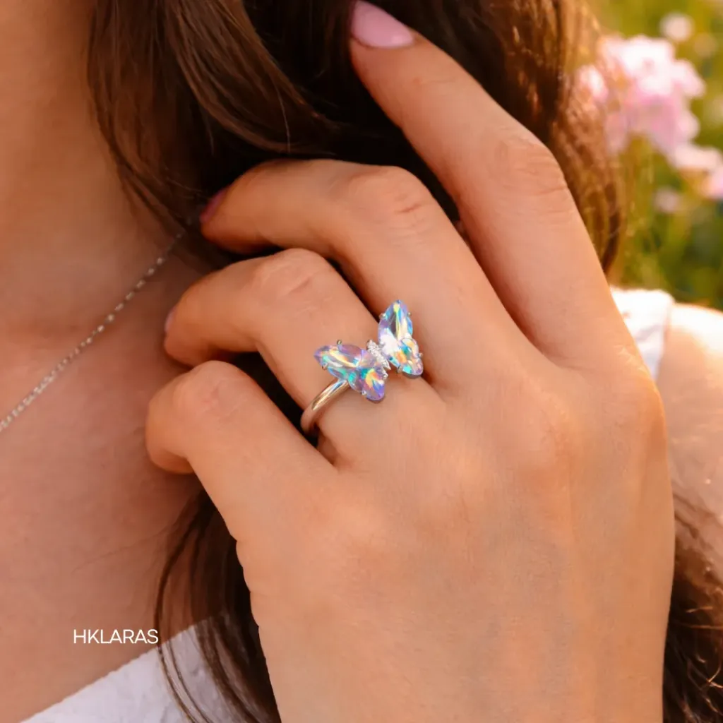 Set Mariposa (Anillo + Dije) color morado tornasol