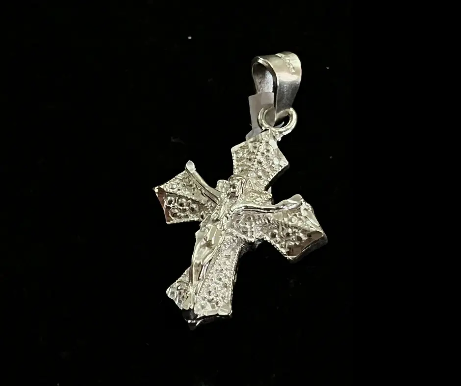 [CRU-665] Cruz punteada con cristo tridimensional_ 4 cm