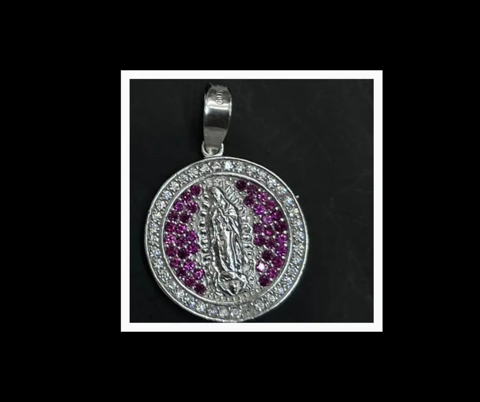 Medalla circonia incrustada_ Virgen de de Guadalupe_ tamaño moneda de 1 peso_ rosa