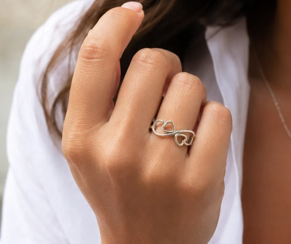 Anillo liso Infinito moño corazón