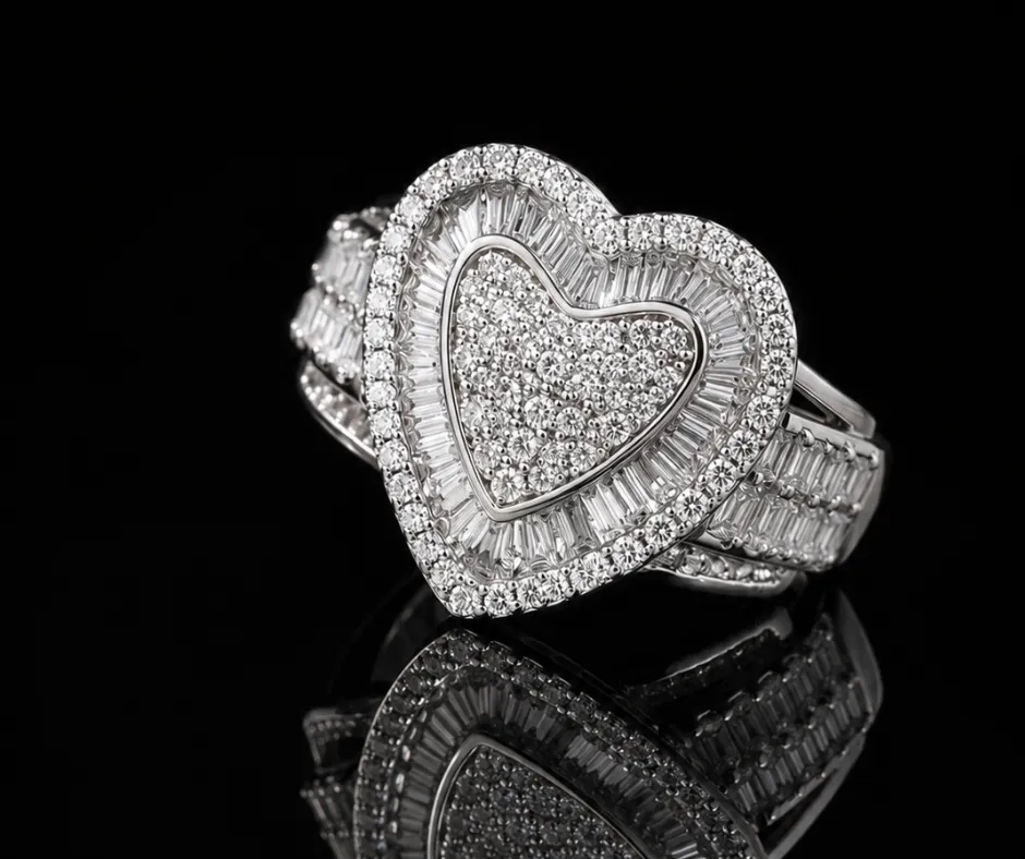 Anillo Sorpresa corazón circonias incrustadas