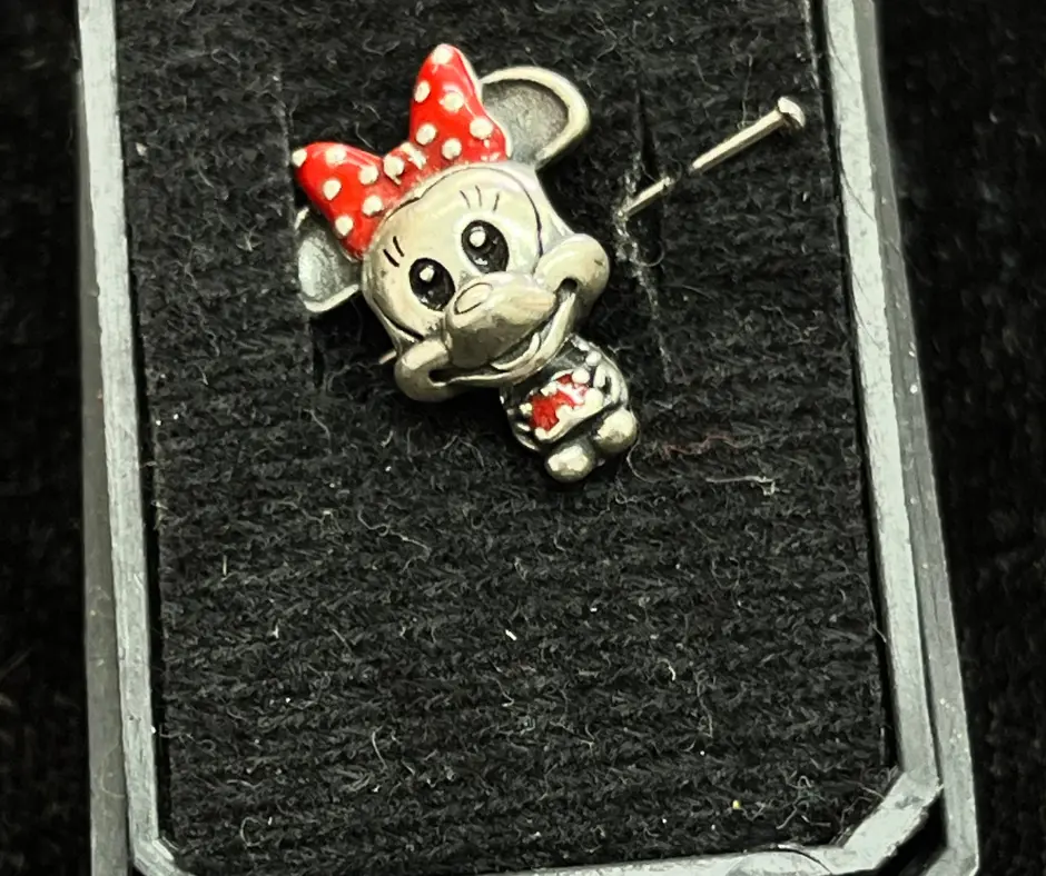 [CHA-553] Charm_Minnie moño rojo