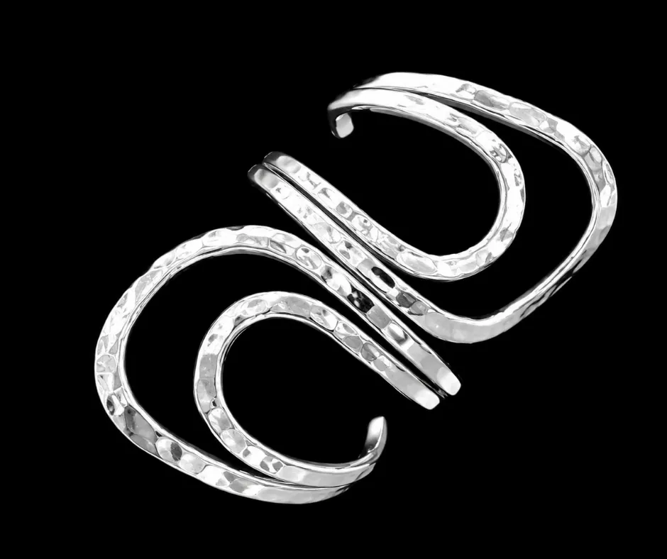 Anillo_Liso_Alas cerradas (ANI-171)