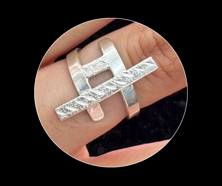 Anillo_martillado_serpientes y escaleras (6)