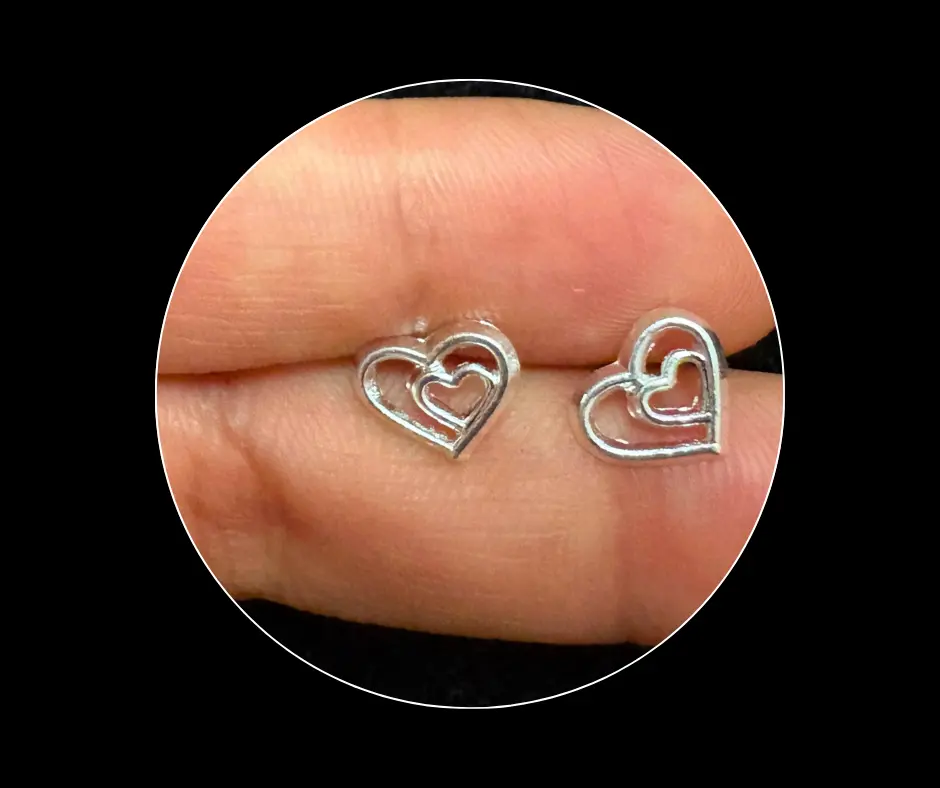 [BRO-345] Broquel_Corazón con corazón_broche de bolita