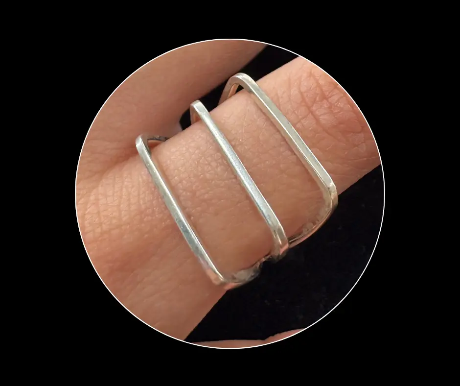 [ANI-199] Anillo_liso_silueta_cubo