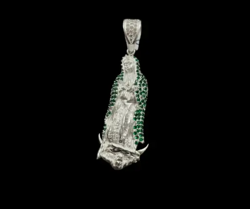 Dije microcirconia incrustada_ Virgen de Guadalupe manto en circonia verde 6 cm