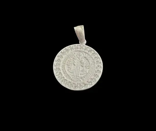 Medalla con circonia incrustada_ San Benito/San Judas_ Diámetro 2.5 cm
