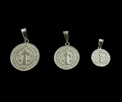 Medalla San Benito_ Lisa estelar_ tamaño moneda 1 peso