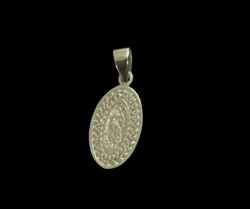 Medalla circonia incrustada_ Virgen de Guadalupe_Ovalada_ 3 cm
