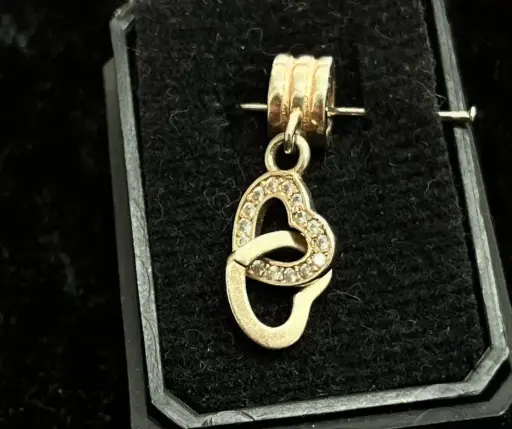 Charm_Esposas corazón plata rosa