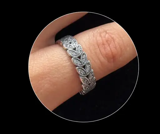 Anillo pandora_ circonia incrustada_modelo hoja en churumbela_talla #9