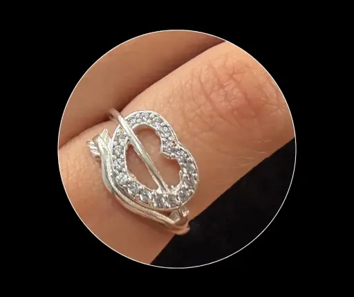 Anillo_corazón flechado_circonia