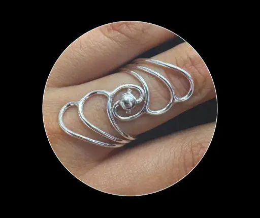 Anillo_Liso_Ornamental_alas_bola al centro
