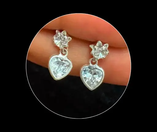 Broquel_Corazón de cristal con flor _broche de bolita
