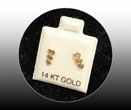 Broquel_Oro 14K_Corazones tres apilados